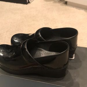 Black dansko shoes